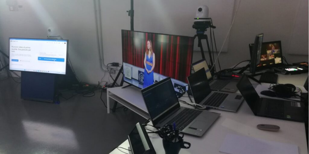 Cena aziendale a tema in formato streaming per smart working