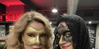 Attrici in maschera per Cena con Delitto Carnevale 2026 a Milano