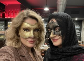 Attrici in maschera per Cena con Delitto Carnevale 2026 a Milano