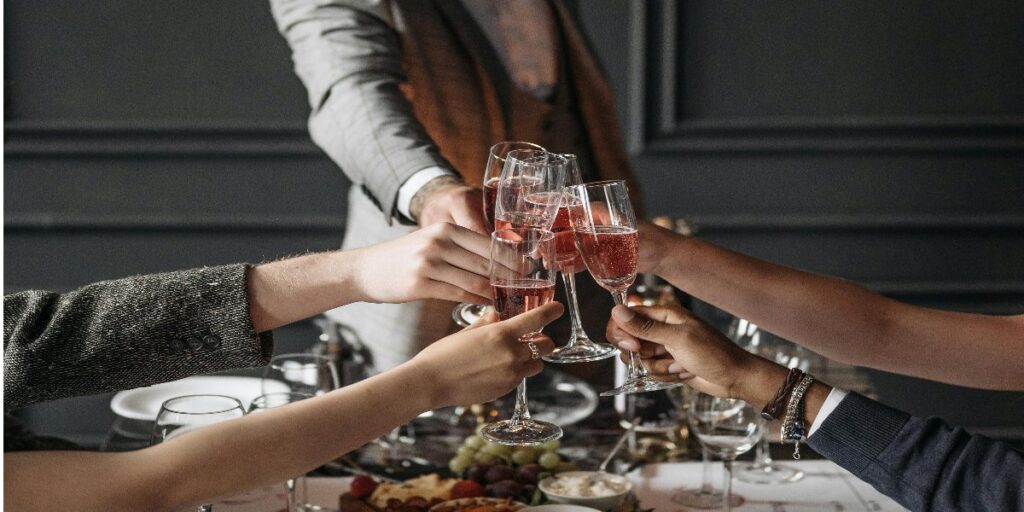 Team building durante una cena aziendale a tema con attori